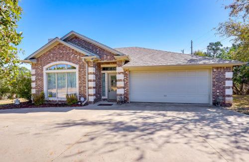 Belton Casa | 1 Mi to Stillhouse Hollow Lake Texas Family Home