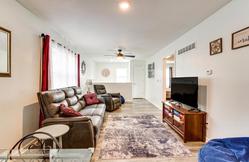 Independence Apartamento | 1 Mi to Truman Library Apt with Large Yard!