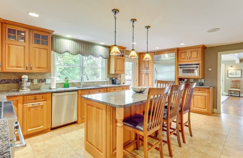 Lake George Casa | 1 Mi to Village: Waterfront Oasis in Lake George!