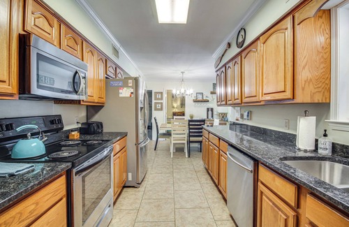 Waveland Casa | < 1 Mi to Waveland Beach: Spacious Family Home