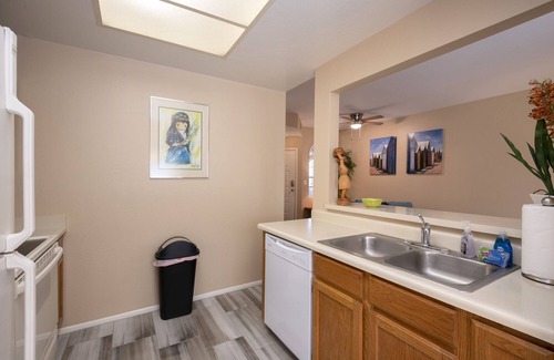 Mesa Condominio | A 1 milla de los STADIUMS de A - Piscinas climatizadas y jacuzzis / Great Locatio