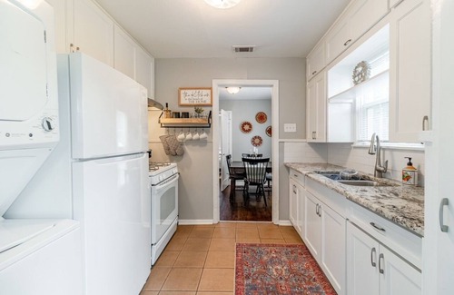 Original Town Casa | 1 mile from downtown Carrollton - Quiet Neighborhood