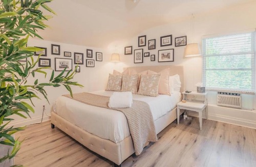 Five Points South Casa | 1 mile from UAB Hospitals Amenities Galore And King Bed