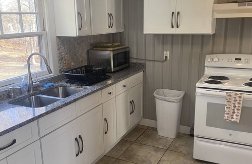 Westerly Cabaña | 1 milla a la playa, 2HAB, 1 BA, capacidad para 6