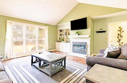 Fortson Casa | 1 Mile to Flat Rock Park- Sweet Southern Ranch