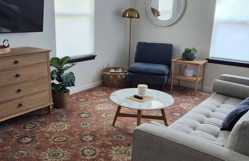 East Riverside Cabaña | 1 mile to McClane Stadium, 2 miles to Magnolia Silos, close to all things WACO