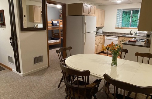 West Dover Casa | 1 mile to Mt Snow, Pet friendly 2BDR clean