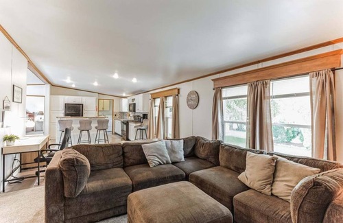 Strasburg Casa | 1 mile to Strasburg RR+King Bed