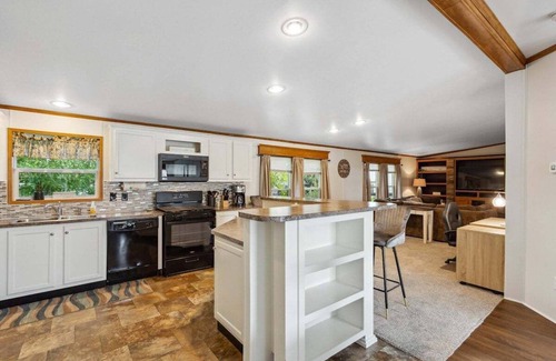 Strasburg Casa | 1 mile to Strasburg RR+King Bed