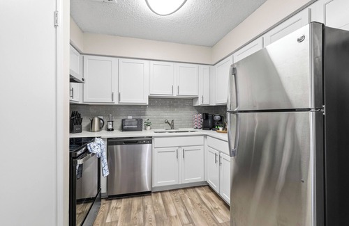Southside Apartamento | 5min To Mayo Clinic & Beach Luxury Suite with 2 King Beds