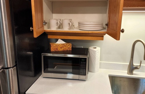 Brockton Village Casa | 1 min to Subway Toronto Downtown - Charming Cozy welcoming 1 bedroom Apatrment
