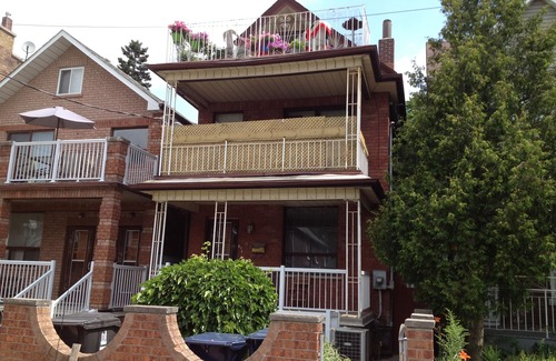 Brockton Village Casa | 1 min to Subway Toronto Downtown - Charming Cozy welcoming 1 bedroom Apatrment