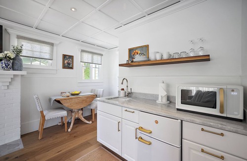 Mount Dora Casa | 1 min walk to Downtown! Outdoor Patio! 5 star luxury! Golf Cart Rental!