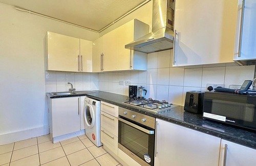 Stockwell Apartamento | 1 min walk to Stockwell Station Bright and modern flat in a prime London.