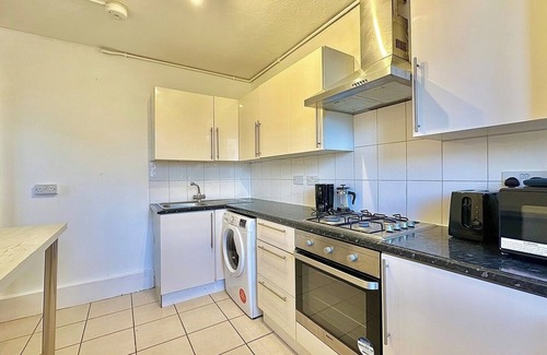 Stockwell Apartamento | 1 min walk to Stockwell Station Bright and modern flat in a prime London.