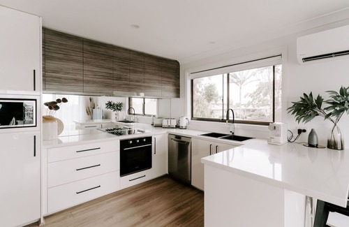 Culburra Beach Casa | 1 minute walk to Culburra Beach & Lake. ASD friendly and pet friendly.