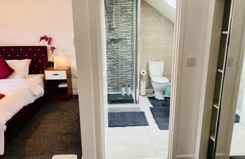 Anfield Casa | 1 minute walk to Liverpool Stadium Free Private Parking, Anfield Liverpool Entire House