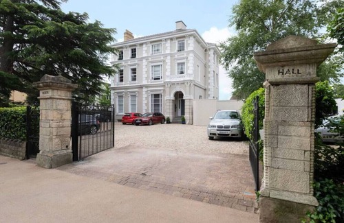 Cheltenham Casa | 1 Northall · One Bedroom Detached Home with Gated Parking