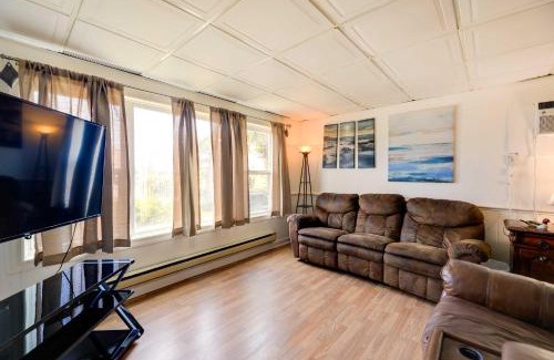 Emerald Isle Apartamento | 1 Ocean Fun Emerald Isle Apt, Steps to Beaches!