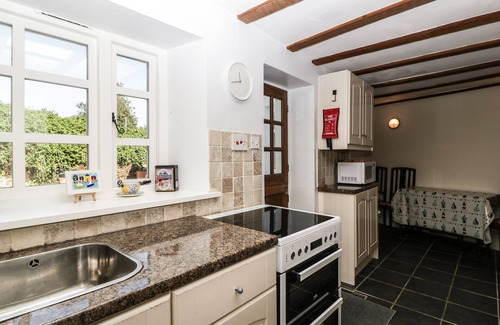 Fiddington Cabaña | 1 OLD THATCH, pet friendly, character holiday cottage in Kilve