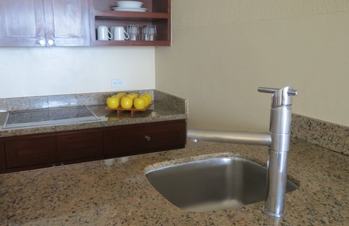 El Rosarito Apartamento | 1 ó 2 suites frente al mar BR con opciones de jacuzzi en la única playa de swimmable en Cabo