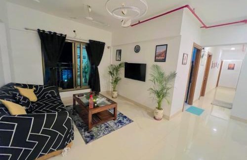 Malad West Casa | 1 private room with free food at gorgaon