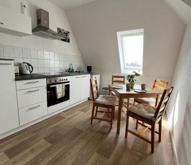 Limbach-Oberfrohna Apartamento | 1 Raum Dachgeschosswohnung in ruhiger Lage
