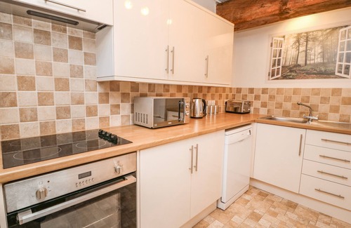Malton Casa | 1 RODGERS MEWS, romantic, character holiday cottage in Malton