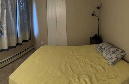 Russian Jack Park Condominio | 1 room/3br condo <1mile away from UAA, hospital & costco LGBTQ & Pet friendly