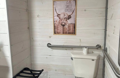 Robbinsville Cabina | 1 Room Cabin- " The Farm House"