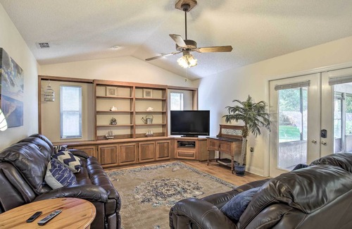 Lakeland Highlands Casa | 1-Story Home w/ Yard < 7 Mi to Downtown Lakeland
