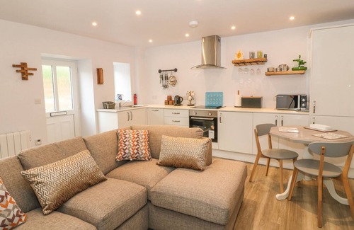 Cemmaes Cabaña | 1 TAN Y GERDDI, admite mascotas en Machynlleth, Ref 970369