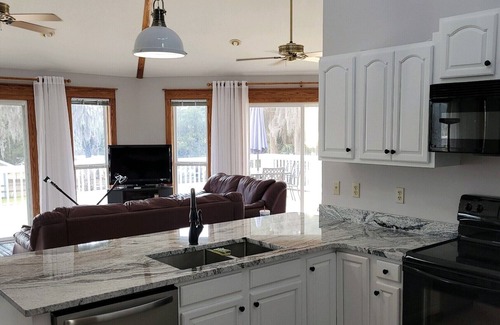 Steinhatchee Casa | #1 Waterfront Scalloping Fishing Paradise- GameRoom-WIFI- New Steinhatchee Dock!