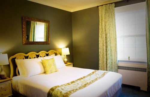 Queens Square Cama Y Desayuno | 1 West Inn Waterfront