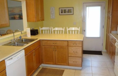 Palmetto Dunes Villa | Villa limpia y bien equipada espera su llegada