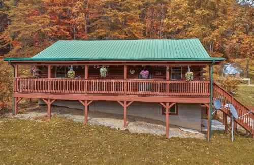 Logan Casa | 10-Acre Cabin, Sauna, Hot Tub, Game Rm, Stargazing Dome, EV, BBQ