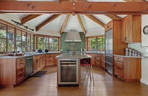 Freestone Casa | 10 Acre Estate w/ Views | Teahouse | Pickleball