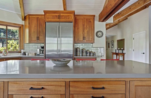 Freestone Casa | 10 Acre Estate w/ Views | Teahouse | Pickleball