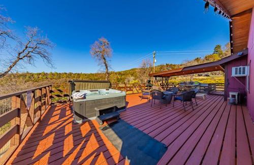 Oakhurst Casa | 10-acre Forest Villa, Single Floor, Hot tub, Patio