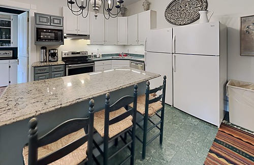 South Haven Casa | 10 Acre Private Estate, Covered Hot Tub, Heated Pool, Xfinity Broadband,