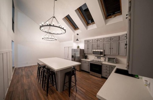 Swan Lake Casa | 10 Acres of Private Woodlands…where happy happens.