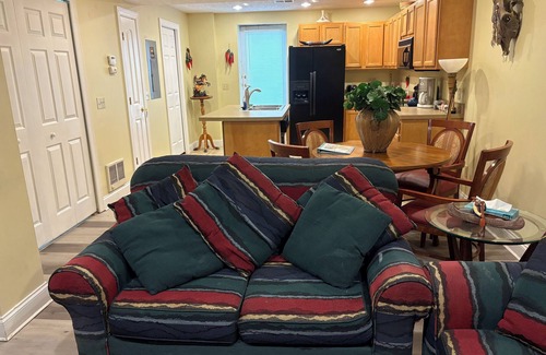Lorain Apartamento | #10 Apartment with southwestern vibes.