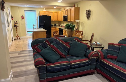 Lorain Apartamento | #10 Apartment with southwestern vibes.