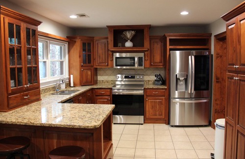 Dahlonega Cabina | 10 bdrm Cabin Lodge with Hot Tub, Grill & Firepit 10 mins from the Dahlonega Sq.