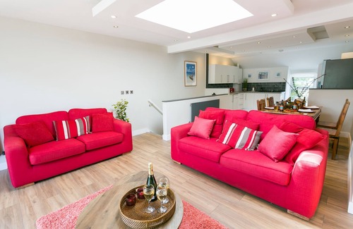 Bangor Cabaña | 10 Beach Road - a sea view that sleeps 4 guests in 2 bedrooms