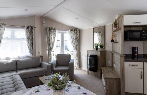Cowes Cabina | 10 Beachlands.