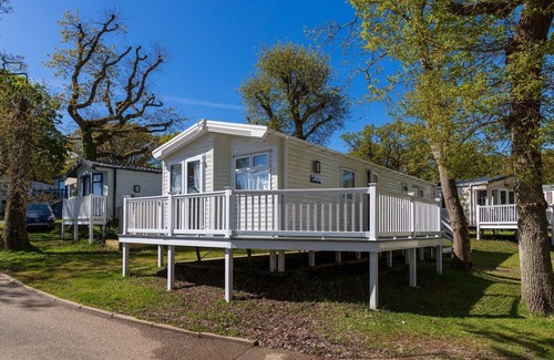 Cowes Cabina | 10 Beachlands.