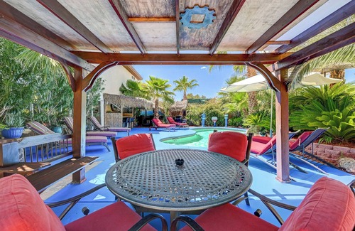 Winchester Casa | 10 Bedroom Botanical Oasis - Entertainment Paradise - Perfect for Group Getaways