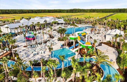 Four Corners Casa | 10 Bedrooms / 8 Bathrooms / Windsor Cay (16203CC)