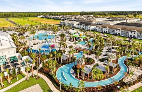 Four Corners Casa | 10 Bedrooms / 8 Bathrooms / Windsor Cay (16203CC)